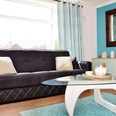 Sm Dreams Unlimited Serviced Accommodation- Stanwell-Staines-Heathrow Esterno foto
