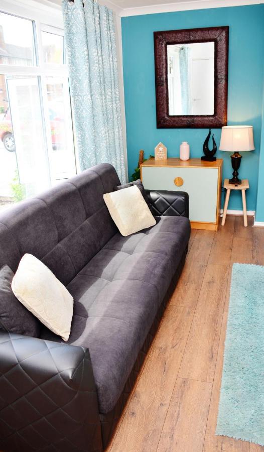 Sm Dreams Unlimited Serviced Accommodation- Stanwell-Staines-Heathrow Esterno foto
