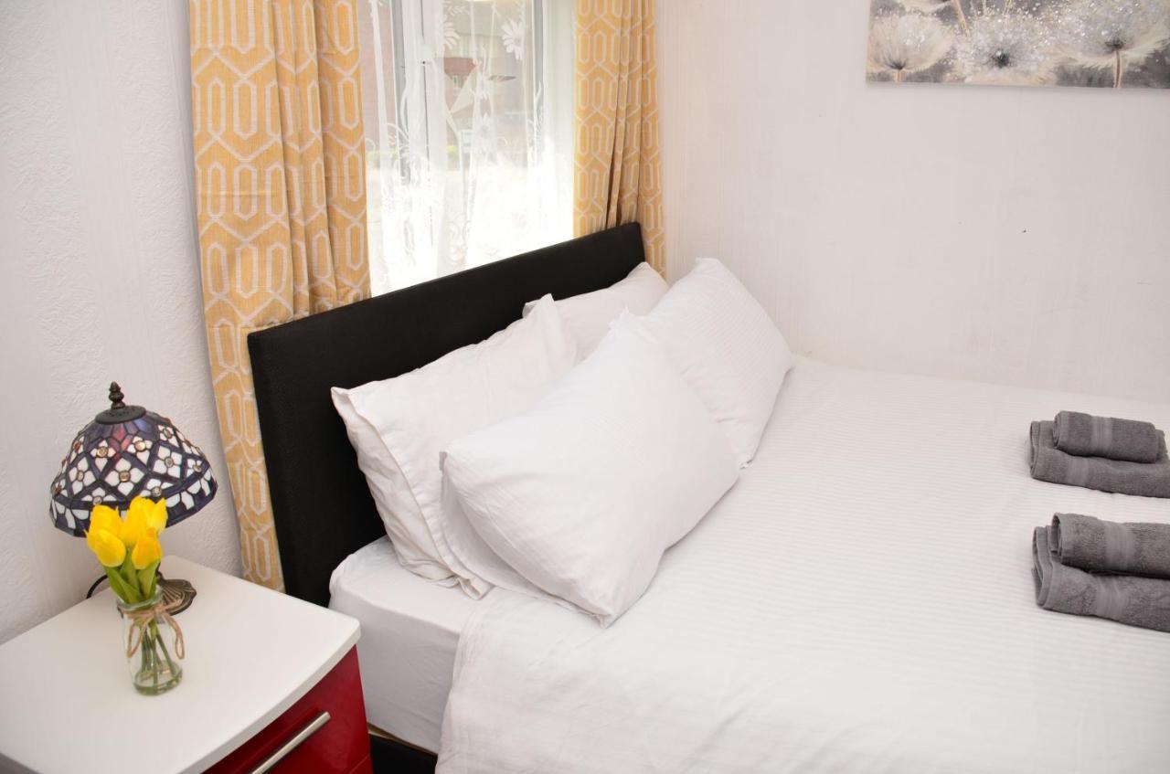 Sm Dreams Unlimited Serviced Accommodation- Stanwell-Staines-Heathrow Esterno foto