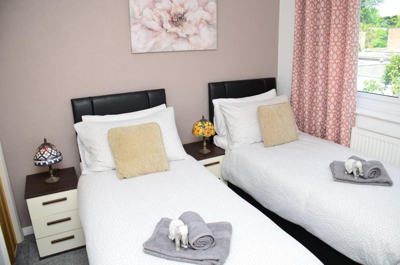 Sm Dreams Unlimited Serviced Accommodation- Stanwell-Staines-Heathrow Esterno foto