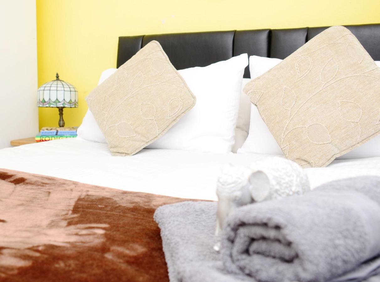Sm Dreams Unlimited Serviced Accommodation- Stanwell-Staines-Heathrow Esterno foto