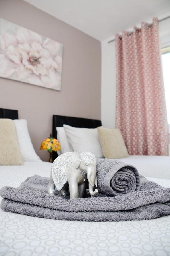 Sm Dreams Unlimited Serviced Accommodation- Stanwell-Staines-Heathrow Esterno foto