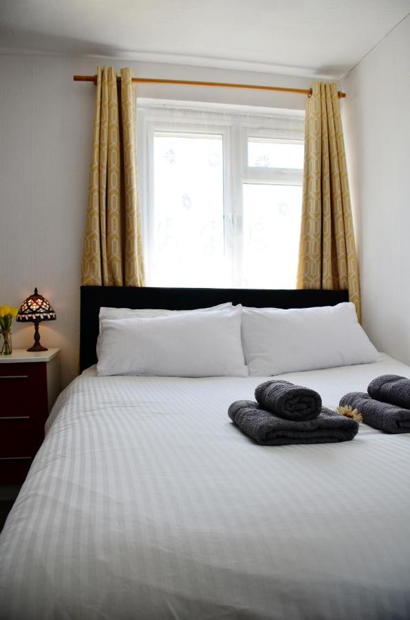 Sm Dreams Unlimited Serviced Accommodation- Stanwell-Staines-Heathrow Esterno foto
