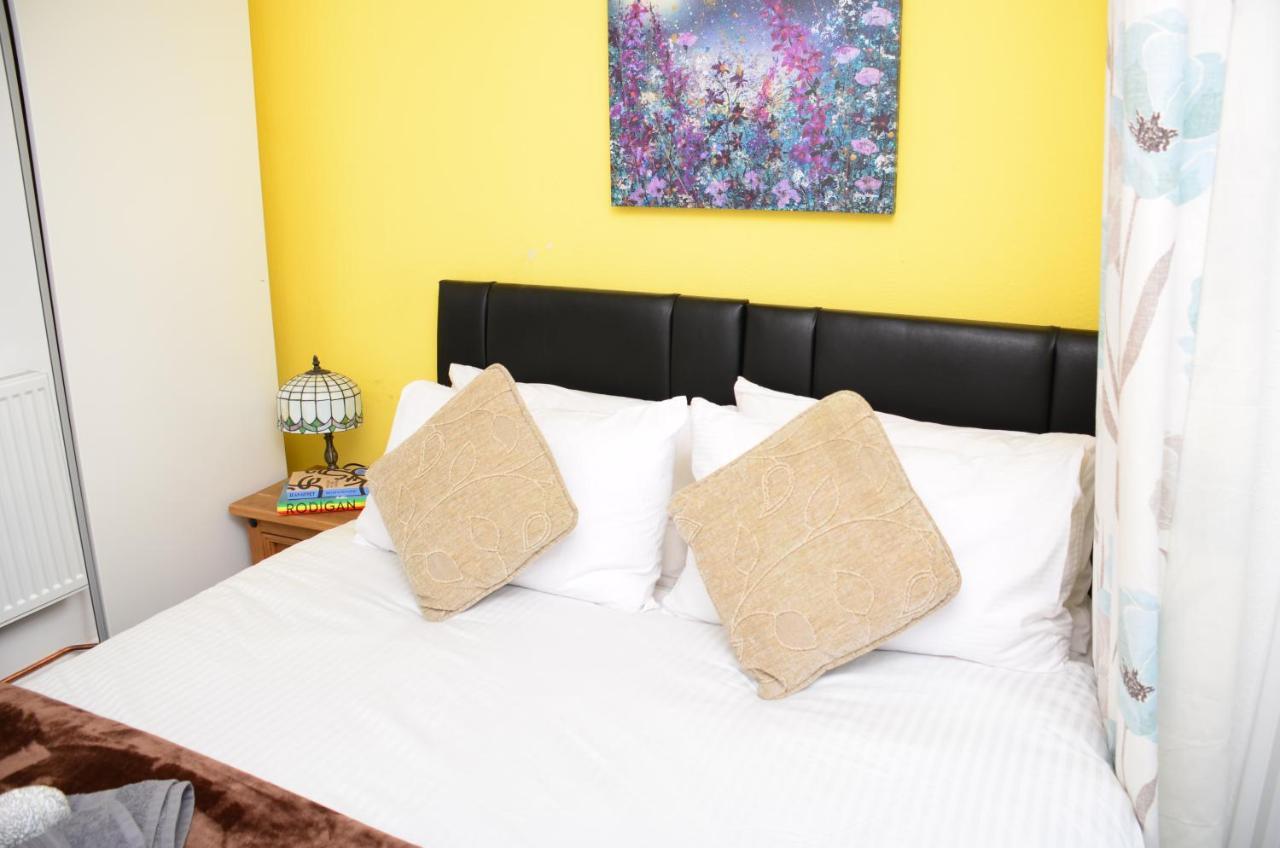 Sm Dreams Unlimited Serviced Accommodation- Stanwell-Staines-Heathrow Esterno foto