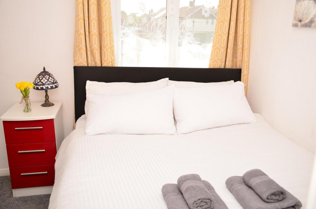 Sm Dreams Unlimited Serviced Accommodation- Stanwell-Staines-Heathrow Esterno foto