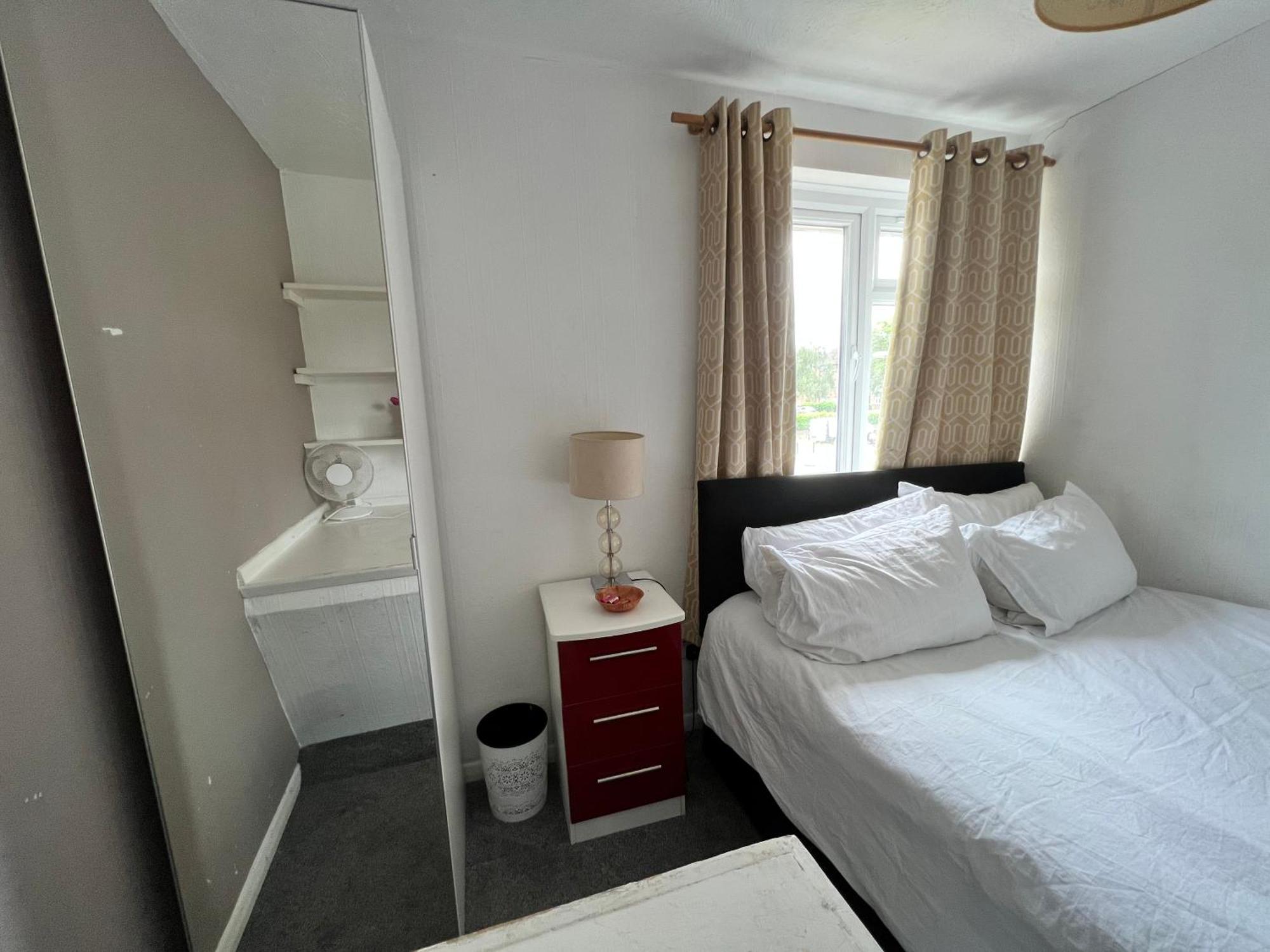 Sm Dreams Unlimited Serviced Accommodation- Stanwell-Staines-Heathrow Esterno foto